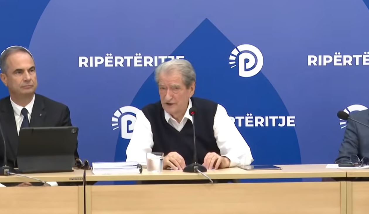  Territorialja   levë Arkimedi  për shpopullimin e vendit   Berisha  Shembulli i Poliçanit  frymëzim  S mund të lejohet një ti   