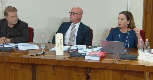  A e keni hetuar sistemin e patronazhimit  Balluku shantazhe në Fier    Vokshi pyet kreun e SPAK  përplaset me Gjiknurin  S ma   