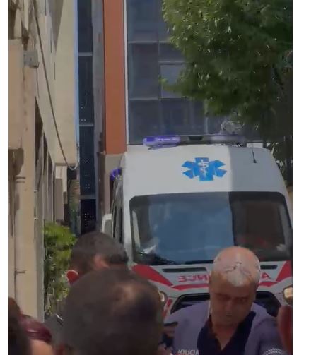 Denoncoi se u dhunua nga policia dhe nuk iu dha ndihma gjatë krizave të epilepsisë  Protestuesi i shoqëruar dërgohet në spital   