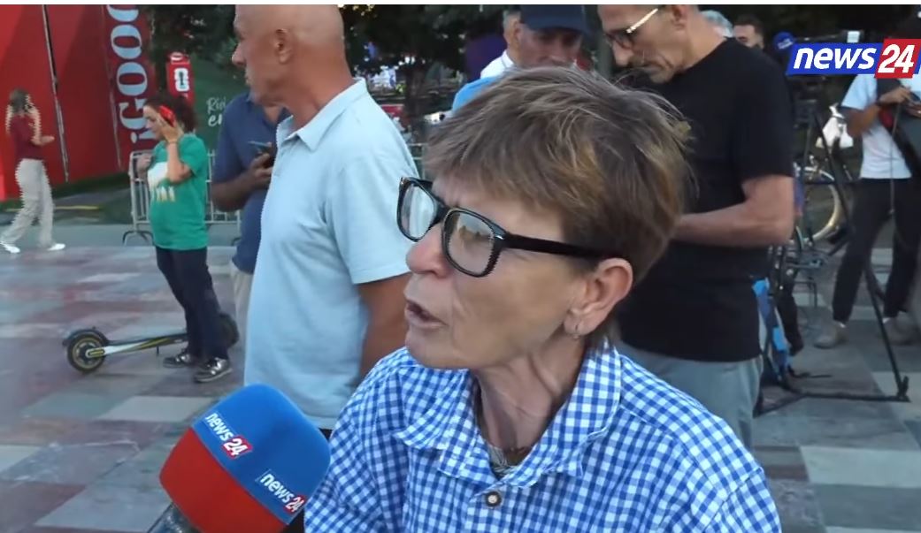 Protesta kundër qeverisë   Dëshmia rrëqethëse e invalides  Më kanë prerë dritat  jetoj vetëm me 90 mijë lekë  Si t    