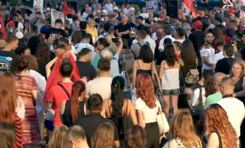  Arresto Ballukun     Thirrja e fuqishme jehon në bulevard  protestuesit kërkojnë burgosjen e ish zv kryemin   