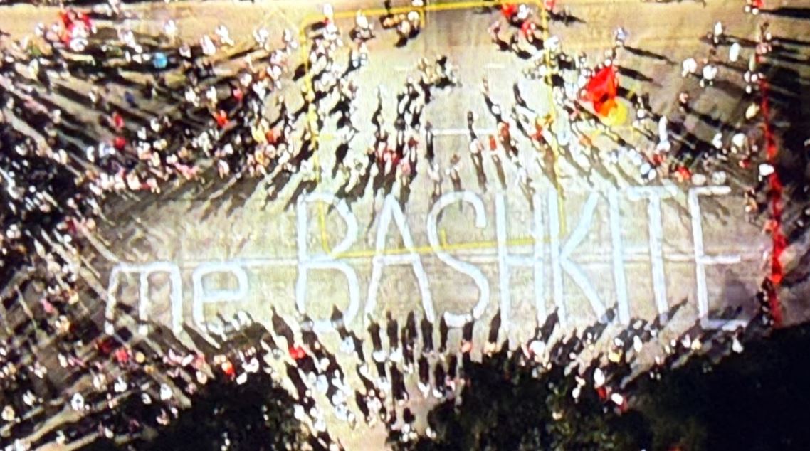 FOTOLAJM  Flamingot e Revolucionit në mbështetje të qyteteve që protestojnë kundër  Territoriales   Me bashkitë 