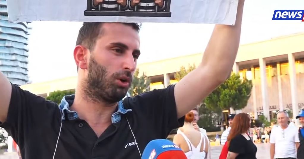  Në sytë e popullit s është kryeministër   Aktivisti  Rama ka prerë në besë shqiptarët me ligjet e arsimit të lartë  shëndetës   