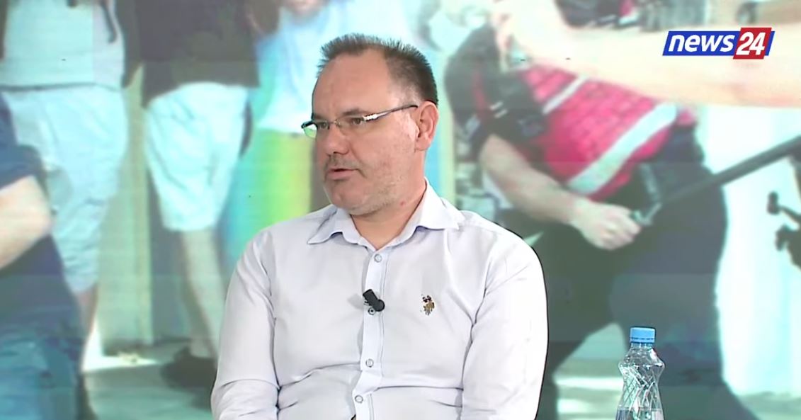  Sulmi i shtetit  hileqar dhe i padrejtë   Erebara i përgjigjet Ballës  E drejta për të protestuar është kushtetuese  Përdorim   
