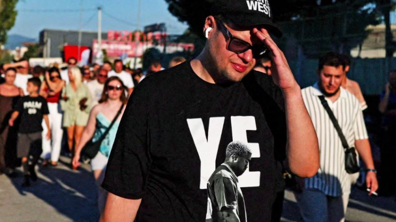 media-gjermane-jehone-skandalit-me-koncertin-e-kanye-west-ne-shqiperi-as-kengetari-kontrovers-nuk-e-ndali-zemerimin-e-shqipta