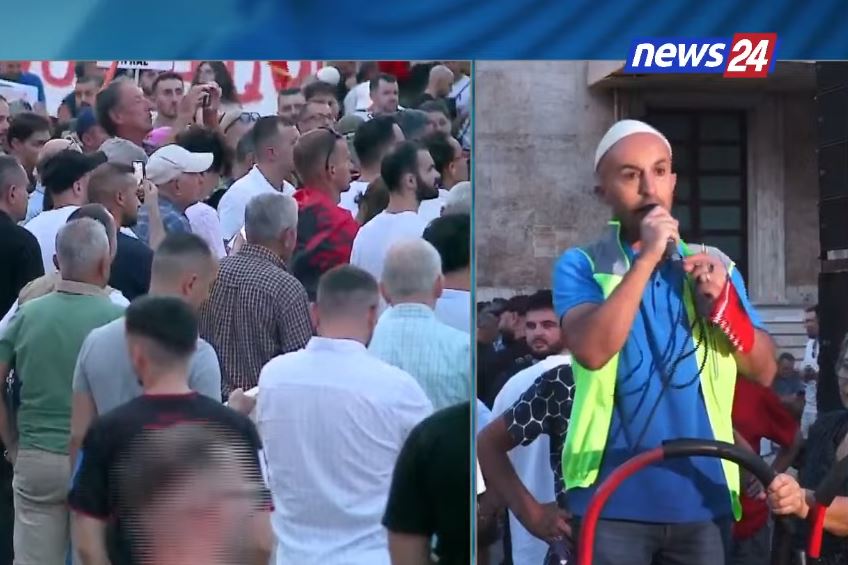 Manifesti i  Shqipërisë së re  është  Shqipëria ç ka qenë  ç është e ç do të bëhet   Aktivisti Kola  Rama dhe Berisha ja   