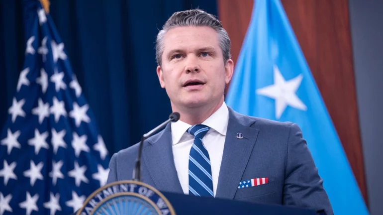 Maketa Pete Hegseth