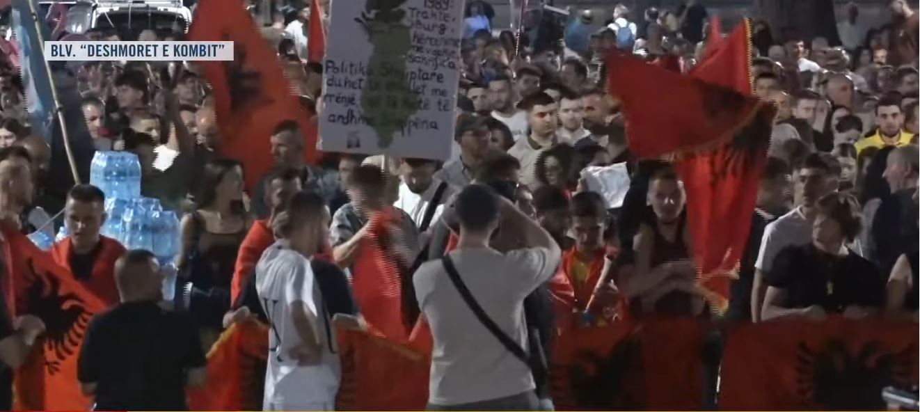 LIVE   Nesër më shumë   revolta e 38 kundër Ramës  nis marshimi i protestuesve në rrugët e Tiranës  Ju erdhi fundi