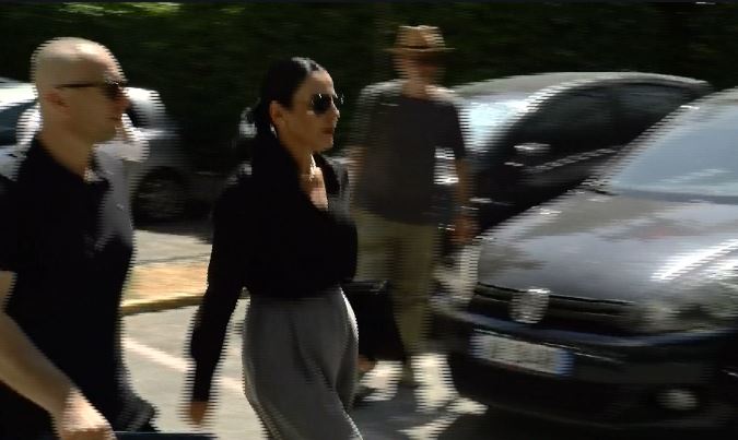 VIDEO  Është marrë e pandehur për disa akuza  Ish zv kryeministrja Belinda Balluku del nga SPAK  i komunikohet zgjatja e hetim   