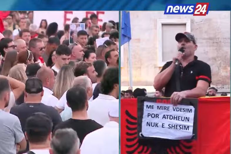  Nëse çdo profesionist do të bënte detyrën patriotike Rama s do të ishte në krye të qeverisë   Protestuesi  Vendosin panele di   