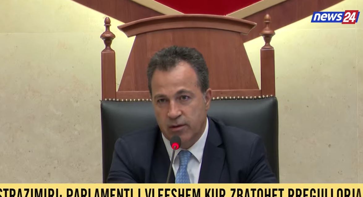  Mendoni se ua kanë dhënë mandatin të fyeni kë të doni   Peleshi komenton kërkesat e protestuesve dhe i drejtohet Korreshit  N   