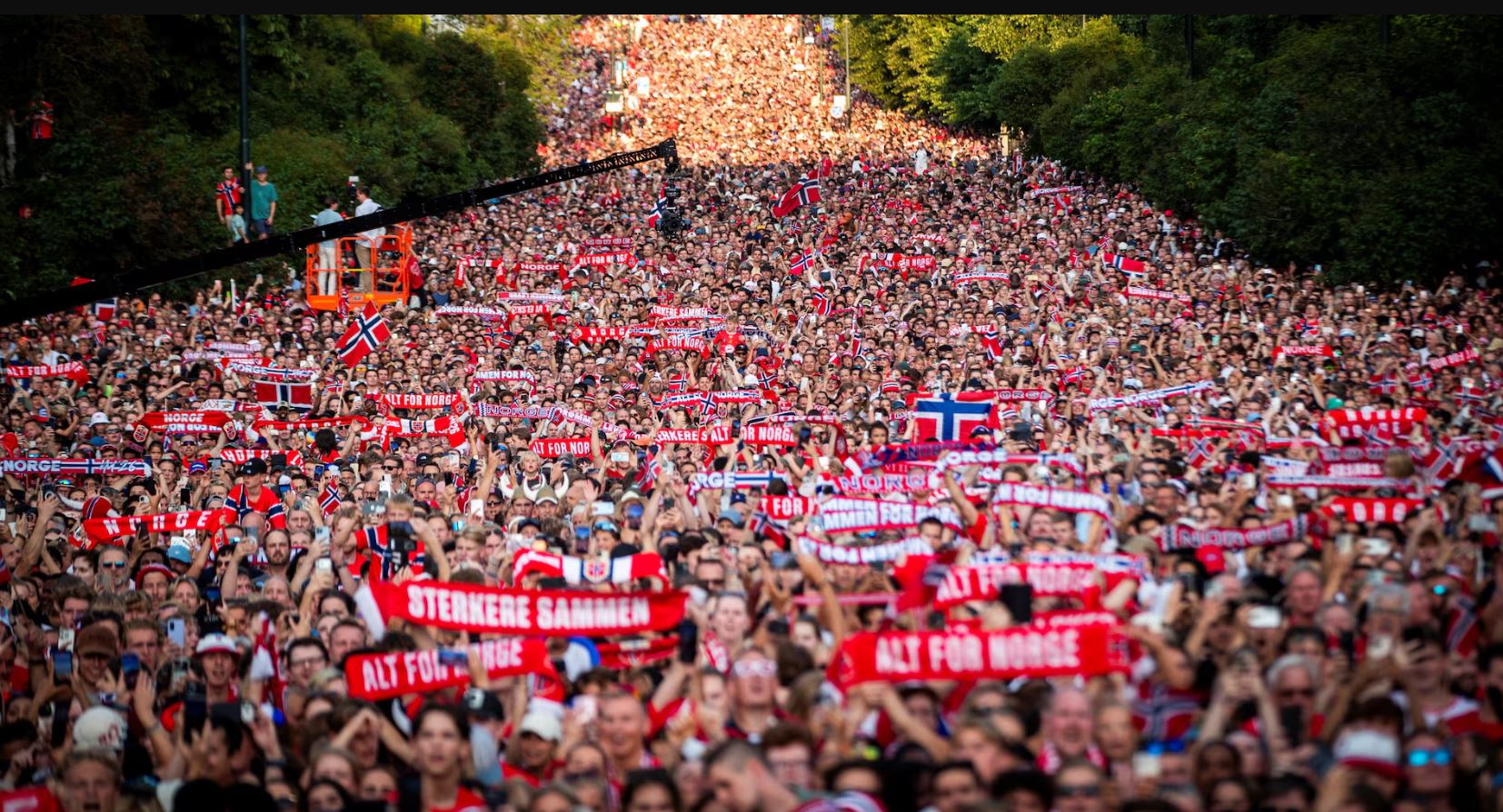 te-festosh-edhe-kur-nuk-fiton-lojtaret-e-norvegjise-priten-si-heronj-ne-oslo-feste-e-jashtezakonshme-ne-kryeqytetin-norvegje