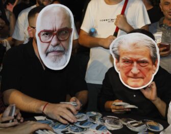 Poker Protesta Studentet Protesta E 53 Edi Rama Sali Berisha Balluku 6