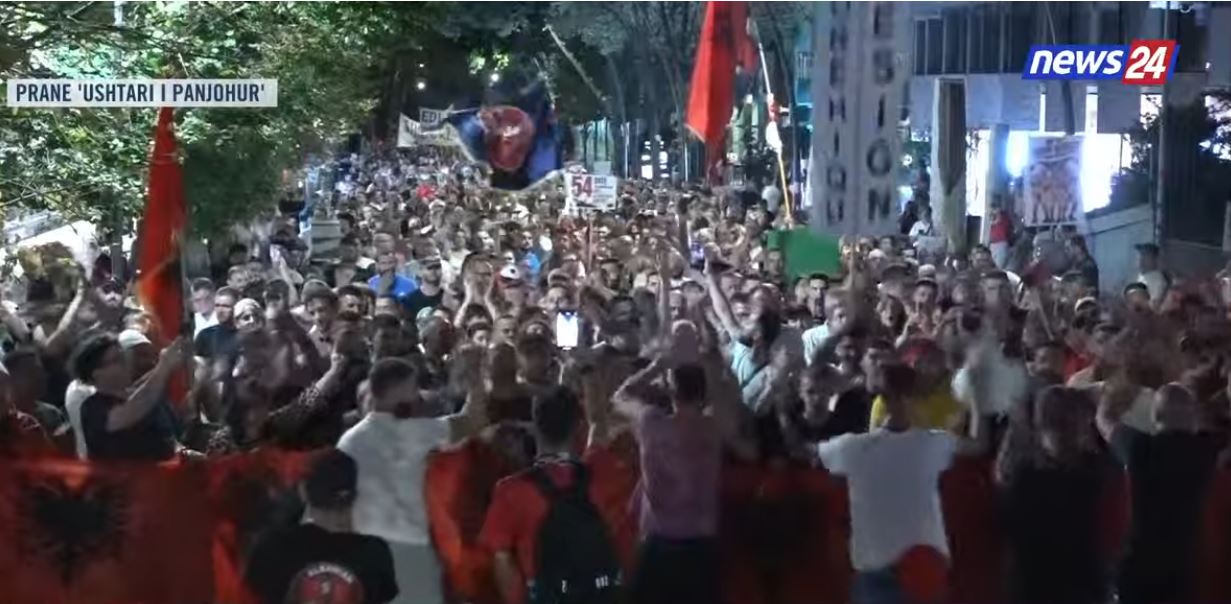 LIVE  Protestë maratonë kundër Ramës  Shqiptarët nuk ndalen  nga tubimi para Kuvendit në orët e para të mëngjesit  te marshimi   