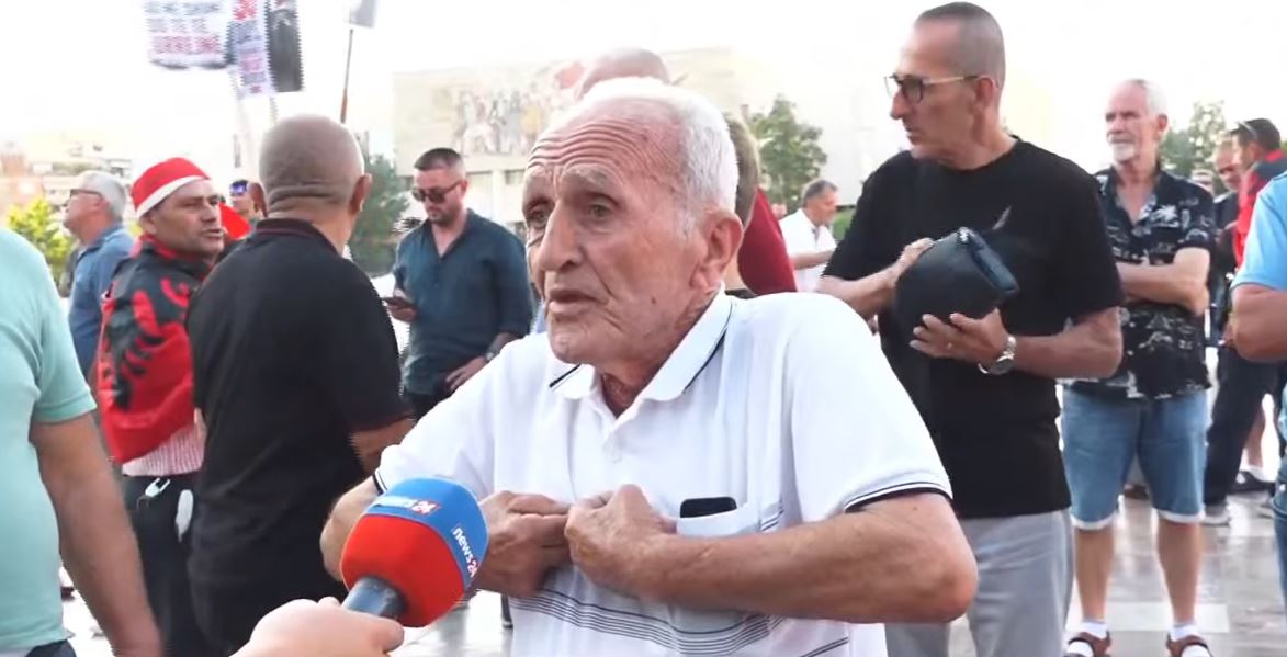 live-po-tallen-me-pensionistet-rama-zbukuron-kryeministrine-qytetari-i-revoltuar-populli-ha-dhe-rama-jep-4-mln-euro-per