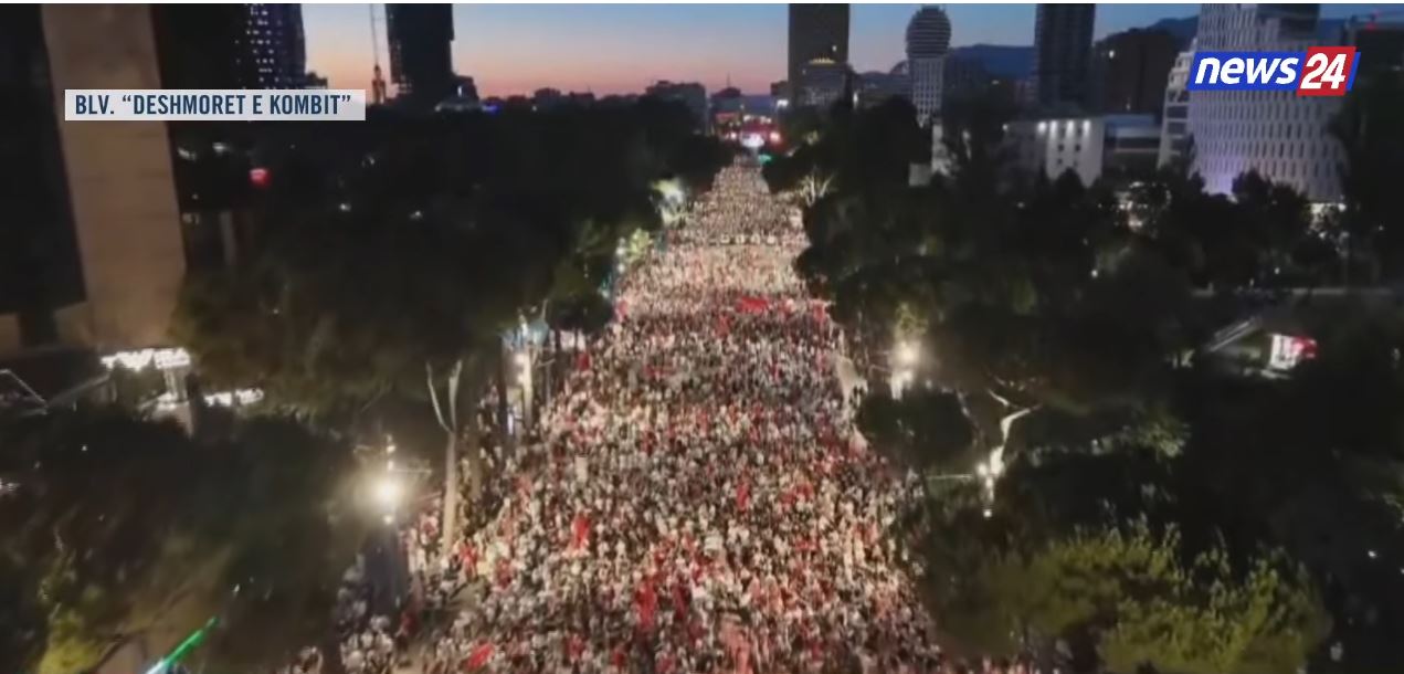 LIVE  Revolta e 35 ndër më të mëdhatë në historitë e vendit  Varg kilometrik  protestuesit nga sheshi  Skënderbej  deri te  Ro   