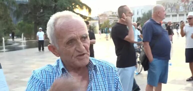 Protesteee