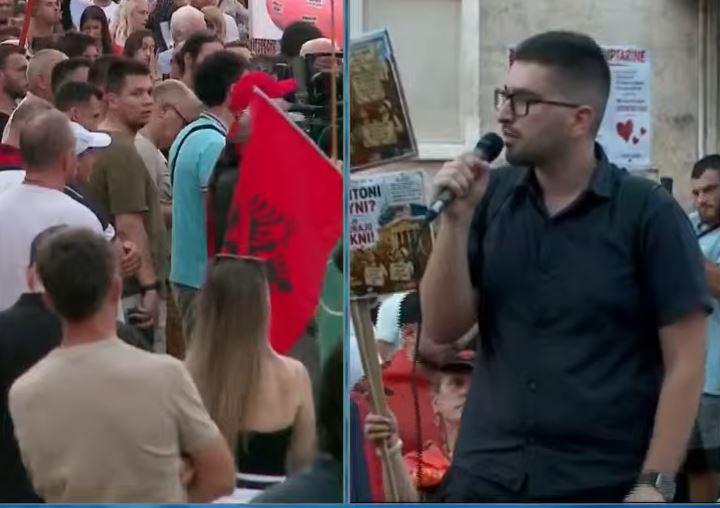  Shqipërisë po i nënshkruhet certifikata e vdekjes  Aktivisti në protestë  Le të punojmë së bashku për ëndrrat ton   