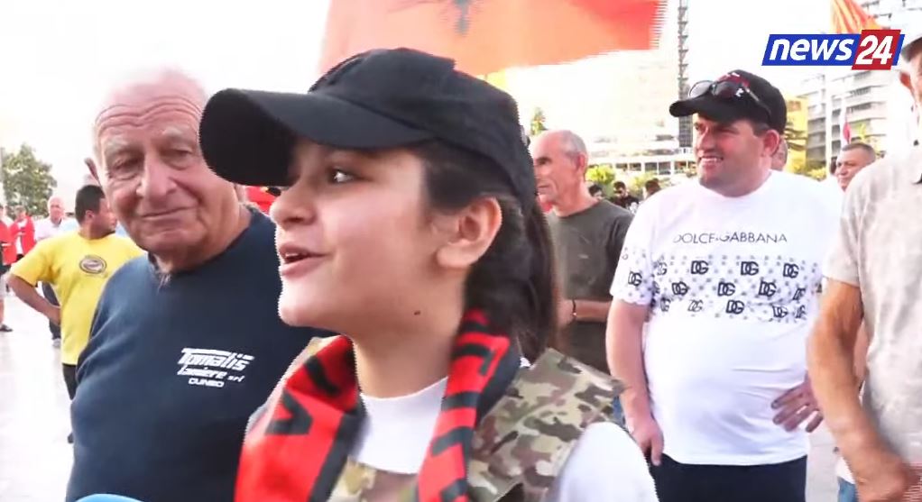  Protestoj për të ardhmen time   Vogëlushja mesazh Ramës  Ik sepse jemi çuar të gjithë  territoret nuk janë private të tuat