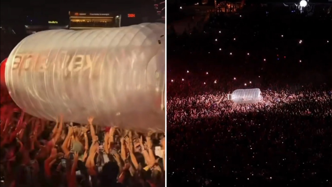 VIDEO  Moment i pazakontë në koncertin e Katy Perry  mbetet e bllokuar në një shishe gjigante plastike