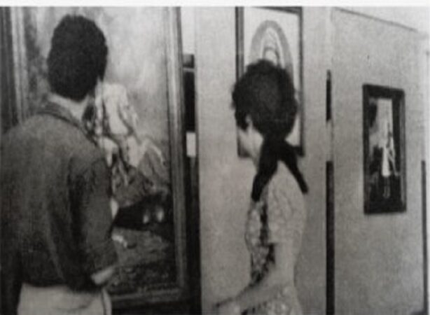 “Gjatë një ekspozite te Klubi i Lidhjes së Shkrimtarëve, kur Enver Hoxha e pyeti Foto Stamon; si jeni me bojrat, ai u tregua kurajoz dhe…”/ Dëshmia e ish-shitëses që furnizonte piktorët me materialet që vinin nga jashtë
