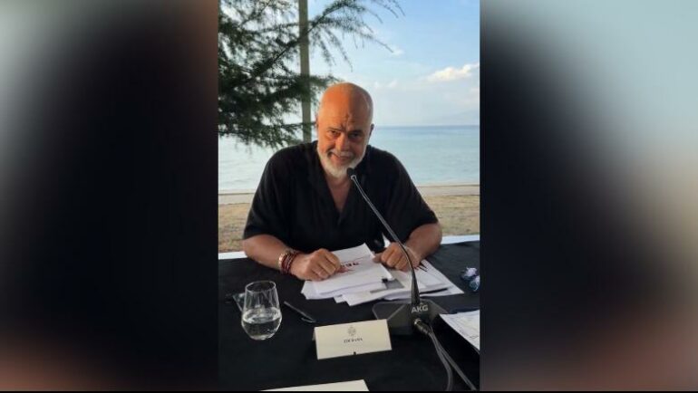 Sezoni i ri politik/ Kryeministri Rama sërish mbledhje në Pogradec, pas drejtuesve politikë sot takim me ministrat