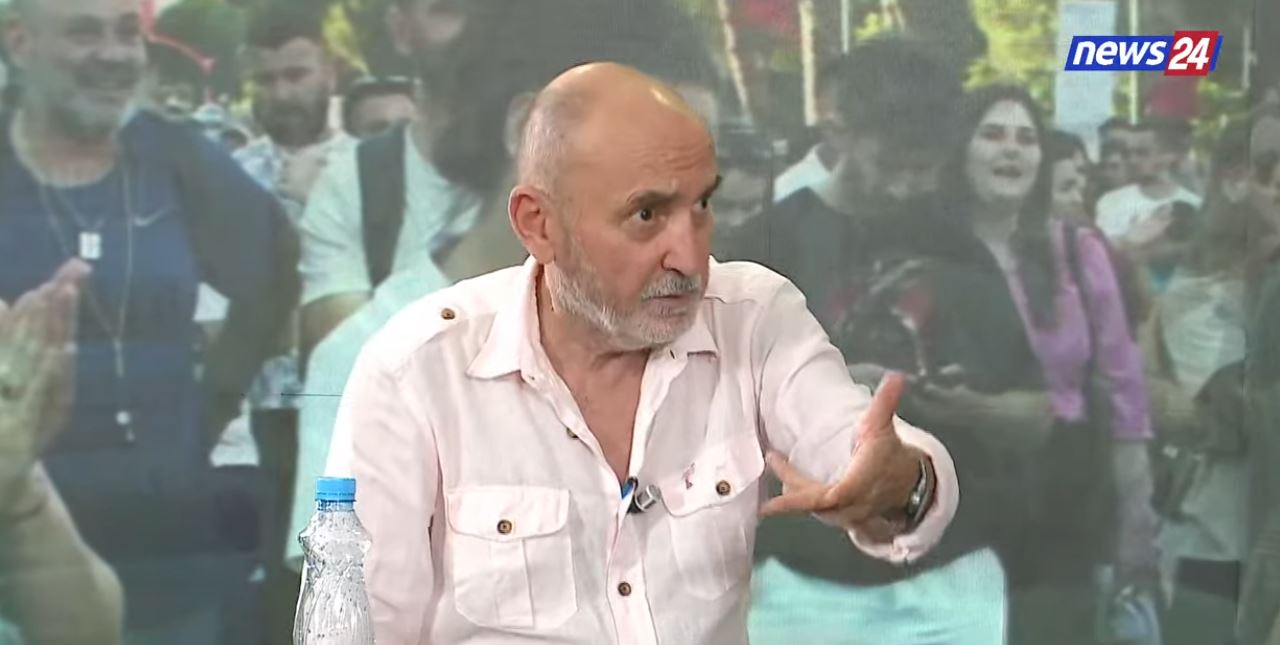  Shqiptarët minorancë në vendin e tyre për 10 vite    Lubonja  Ka projekte për të sjellë 100 mijë emigrantë nga Ba   
