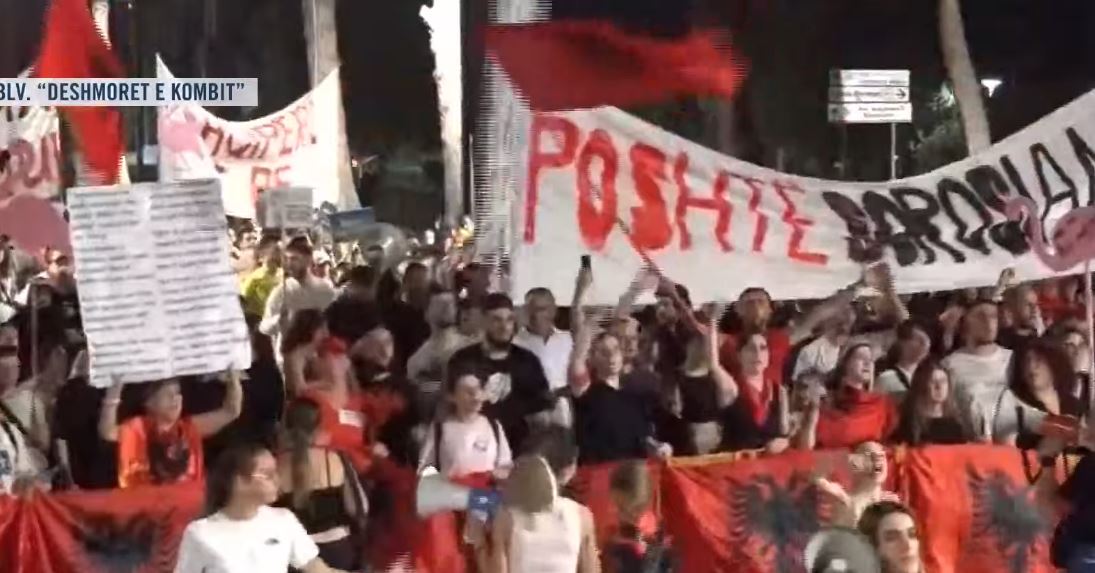 Përfundon protesta në kryeqytet   Pas marshimit në rrugët e Tiranës  protestuesit rikthehen te Kryeministria  Nesër më shumë 