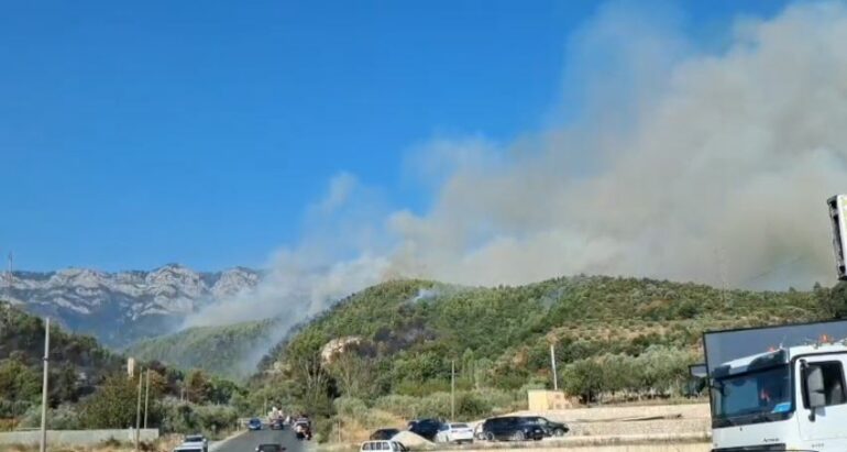 Riaktivizohen flakët në Krastën e Krujës/ Pesë vatra njëkohësisht, zjarri përhapet me shpejtësi