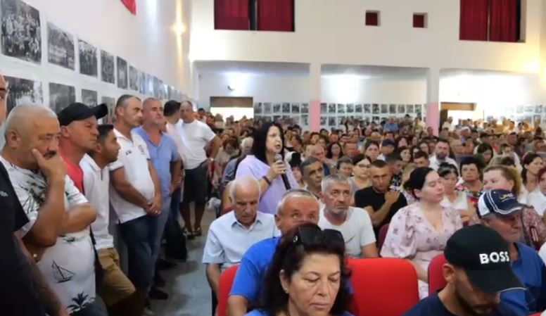  Reforma është shfarosëse dhe denigruese    Banorët e Poliçanit ngrihen kundër shkrirjes me Beratin  mesazh    