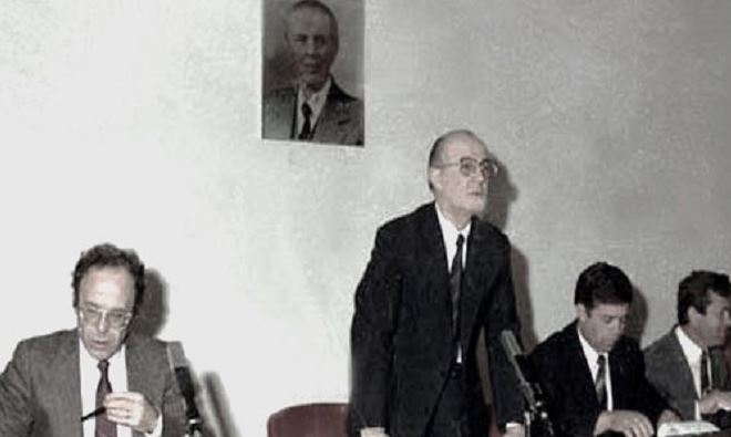 lidhur-me-greven-e-sindikatave-i-dhashe-udhezimet-kryeministrit-fatos-nano-por-ne-s-duhet-ta-nderpresim-veprimtarine-tone-komuniste-zbulohet-raporti-i-ramiz-alise-ne-mbledhjen-e-byrose-11-prill-91