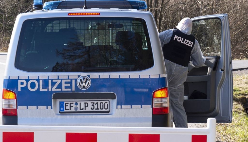 Alarm në Berlin  Zbulohet depo armësh në një pyll  dyshohet se ka lidhje me shërbimet sekrete ruse