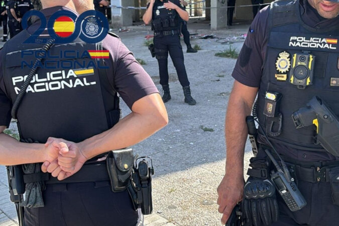 Europapress 7621555 Agentes Policia Nacional Imagen Archivo 1