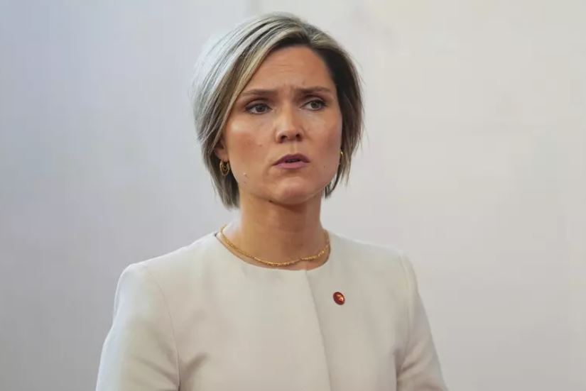 Islanda drejt  JO  së në referendumin për rihapjen e negociatave me BE në