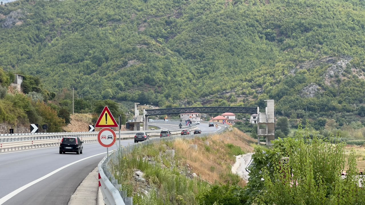 Korridori VIII bllokon një fshat të tërë  banorët e Mirakës paralajmërojnë protestë  Rruga e re po na izolon 