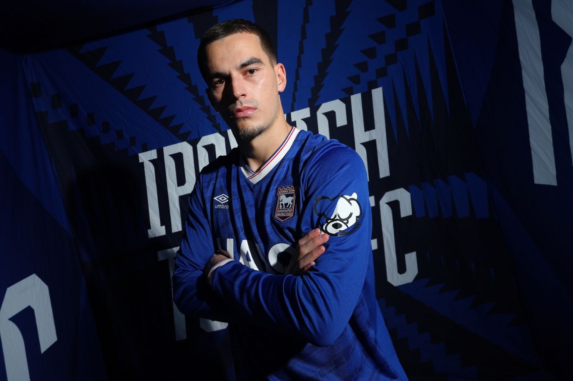 Ipswich e nxjerr në treg  Championship  thërret  Anis Mehmetin
