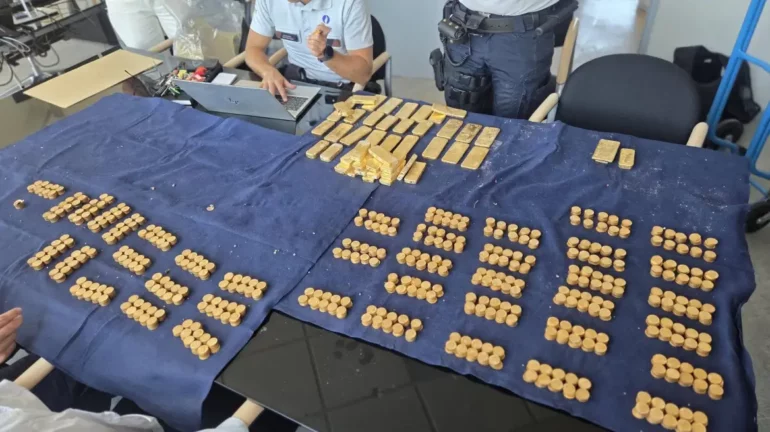FOTO/ Zbulohet një ‘thesar’ ari me vlerë 9 milionë euro në Belgjikë! Ishte i fshehur në mur, policia në kërkim të pronarit