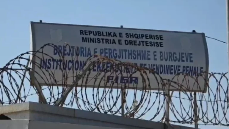 Sherri mes të dënuarve në burgun e Fierit/ Kërkohet largimi nga detyra i 6 efektivëve dhe pezullimi i 2 të tjerëve, Komisioni i Disiplinës vendos sot