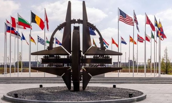 nato-denon-shkeljet-e-hapesires-ajrore-te-polonise-dhe-rumanise-nga-drone-dhe-avione-ruse-forcohet-mbrojtja-nga-baltiku-ne-detin-e-zi