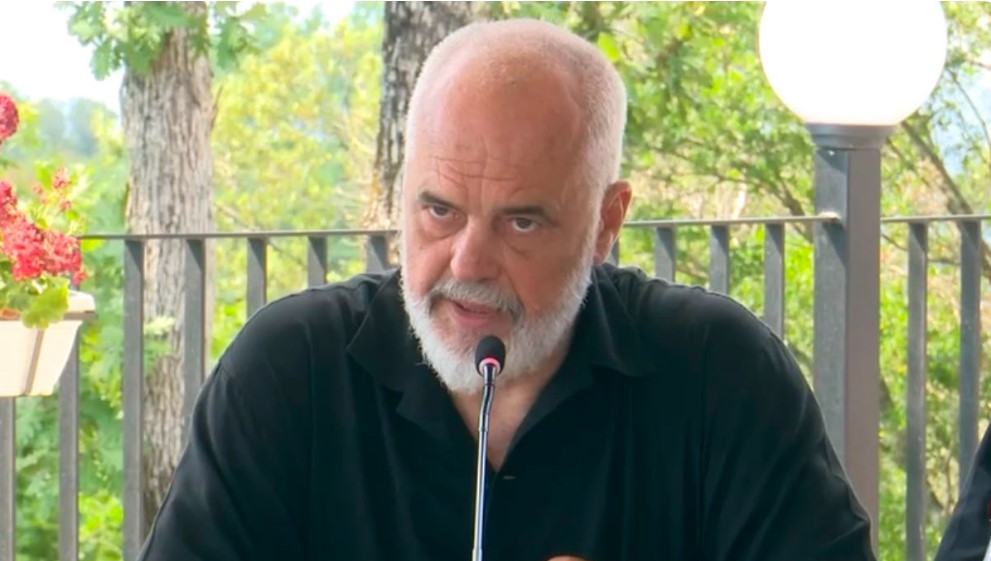  Po nxisni protestat   Rama përplaset me kryebashkiakët e Divjakës dhe Selenicës për hartën e re territoriale  Çfarë ndodhi në   