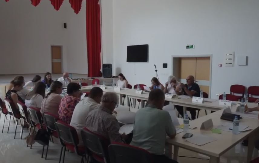 Mbledhje emergjente e Këshillit Bashkiak Dimal  Miratohet pavlefshmëria e relacionit për shkrirjen e bashkisë  18 nga 21 anëta   