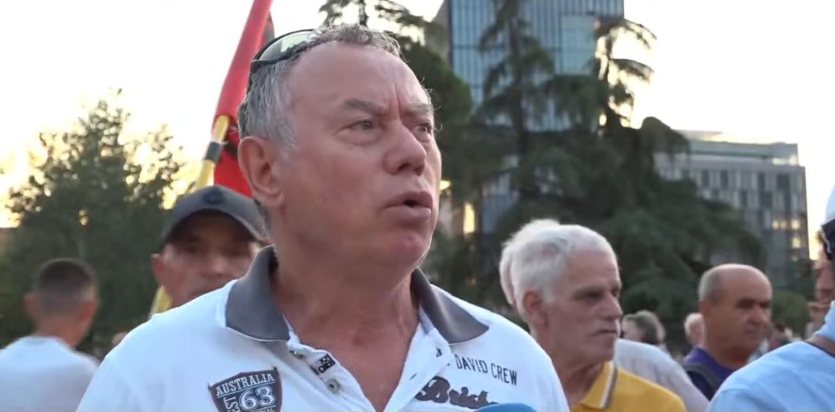 LIVE  Protesta kundër Ramës  shqiptari nga Gjermania  Jam socialist  por nuk e dua më Ramën  Duhet ta marrë rinia në dorë  as    
