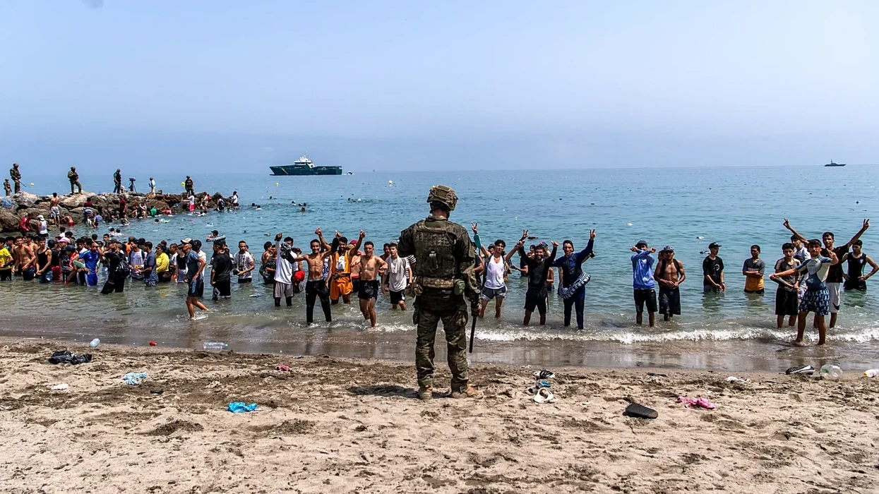 Kriza në Ceuta  Inteligjenca spanjolle kishte paralajmëruar qeverinë  Ja kush përgatiti fluksin masiv të emigrantëve marokenë