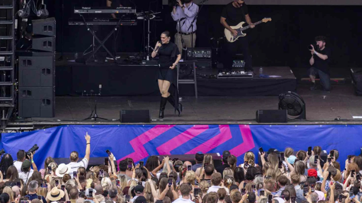 jessie-j-ndal-koncertin-pas-perleshjes-mes-fansave-nxirrini-jashte