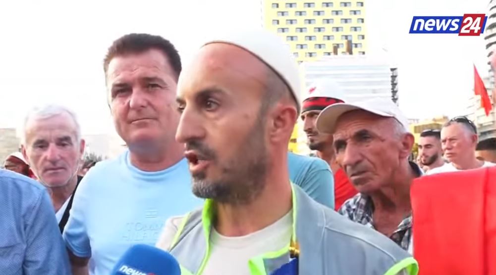  Edi Rama dhe Ferit Hoxha të shpallen non grata   Kola  Diaspora nuk e lë vendin në dorën e tradhtarëve  Do ta rrëzojmë nga k   