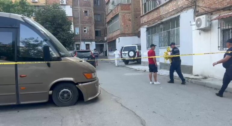 Krimi që tronditi Korçën! Autori e ndoqi me automatik dhe e qëlloi nga pas, ja sa plumba mori viktima në trup