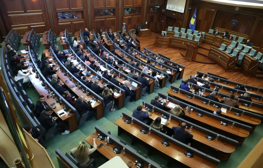 Kriza politike në Kosovë  Ngërçi për konstituimin e Kuvendit hyn në një fazë të re  PDK ja kërkon seancë  LVV ja marrëveshje