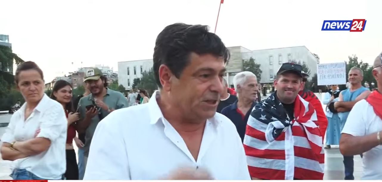 LIVE  82 ditë protestë   Shteti i degraduar   Profesori Lush Susaj  Qeveria i ngjan një organizate kriminale  Zjarret  Duhet t   