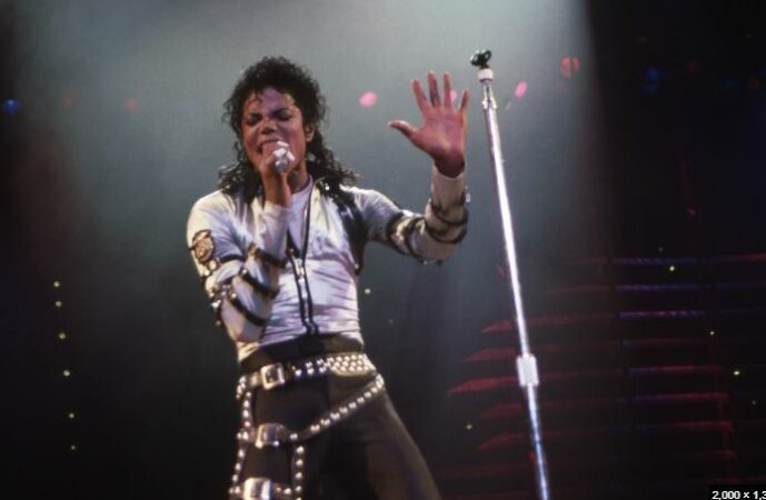 Mj