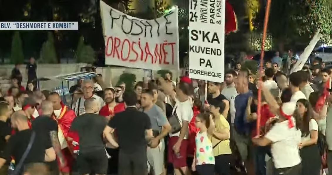  Ju erdhi fundi  nuk na përfaqësoni    Mbyllet dita e 74 të e revoltës  qytetaret kthehen te Kryeministria  Nesër protesta e 7   